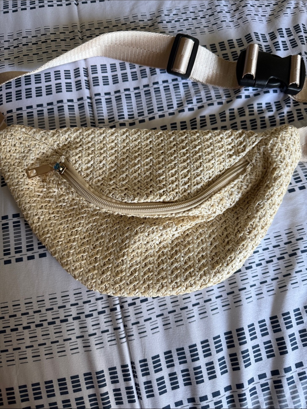 Neutral Woven Straw Belt Bag NWOT- Cream